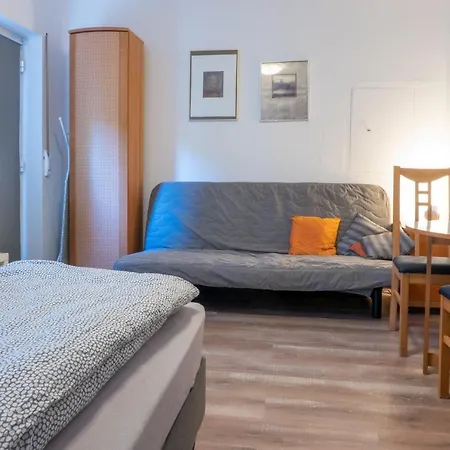 Kleines Souterrain Apartment direkt am Park Wiesbaden Exterior foto