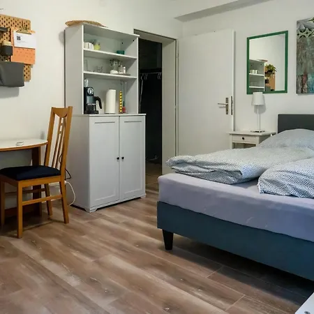 Kleines Souterrain Apartment direkt am Park Wiesbaden Exterior foto