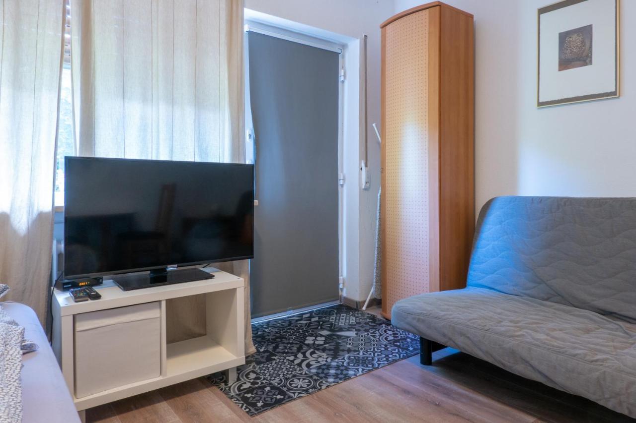 Apartment Kleines Souterrain Direkt Am Park Wiesbaden