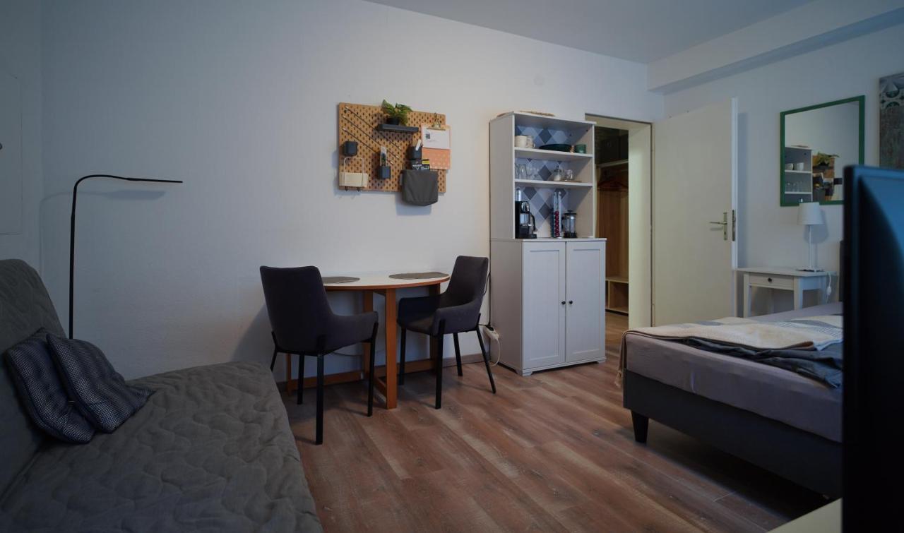Kleines Souterrain Direkt Am Park Apartment